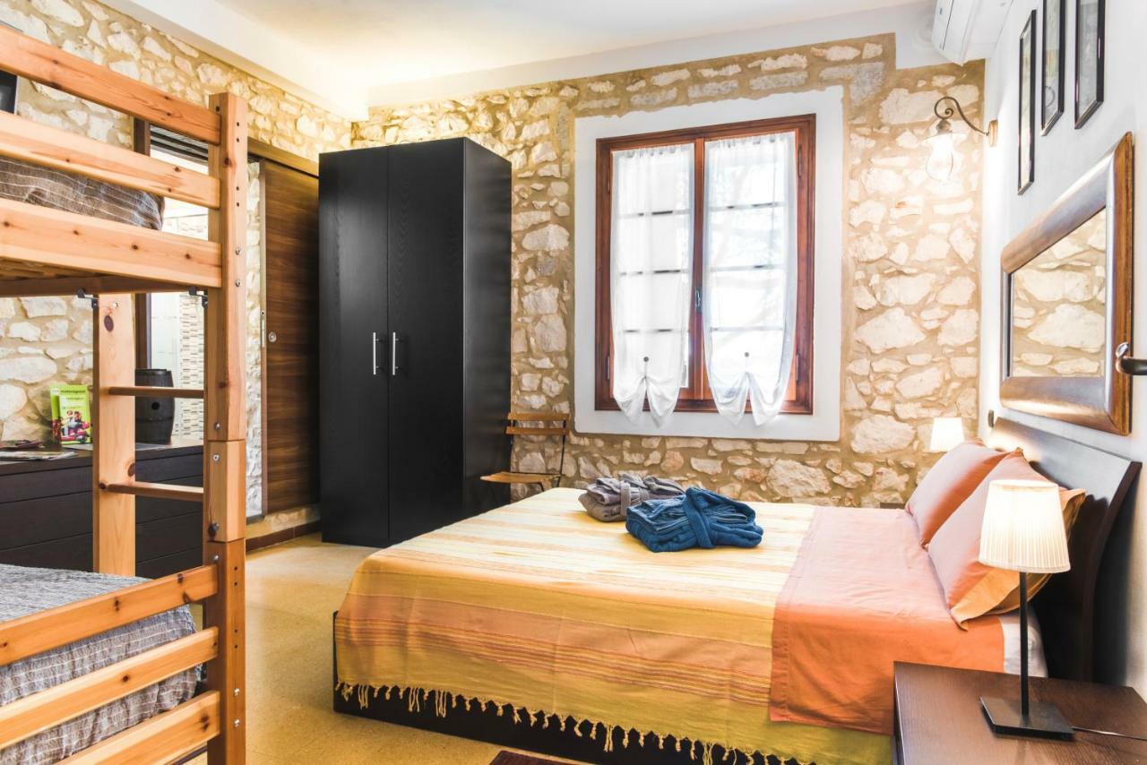 Relais Des Roches Bed and breakfast